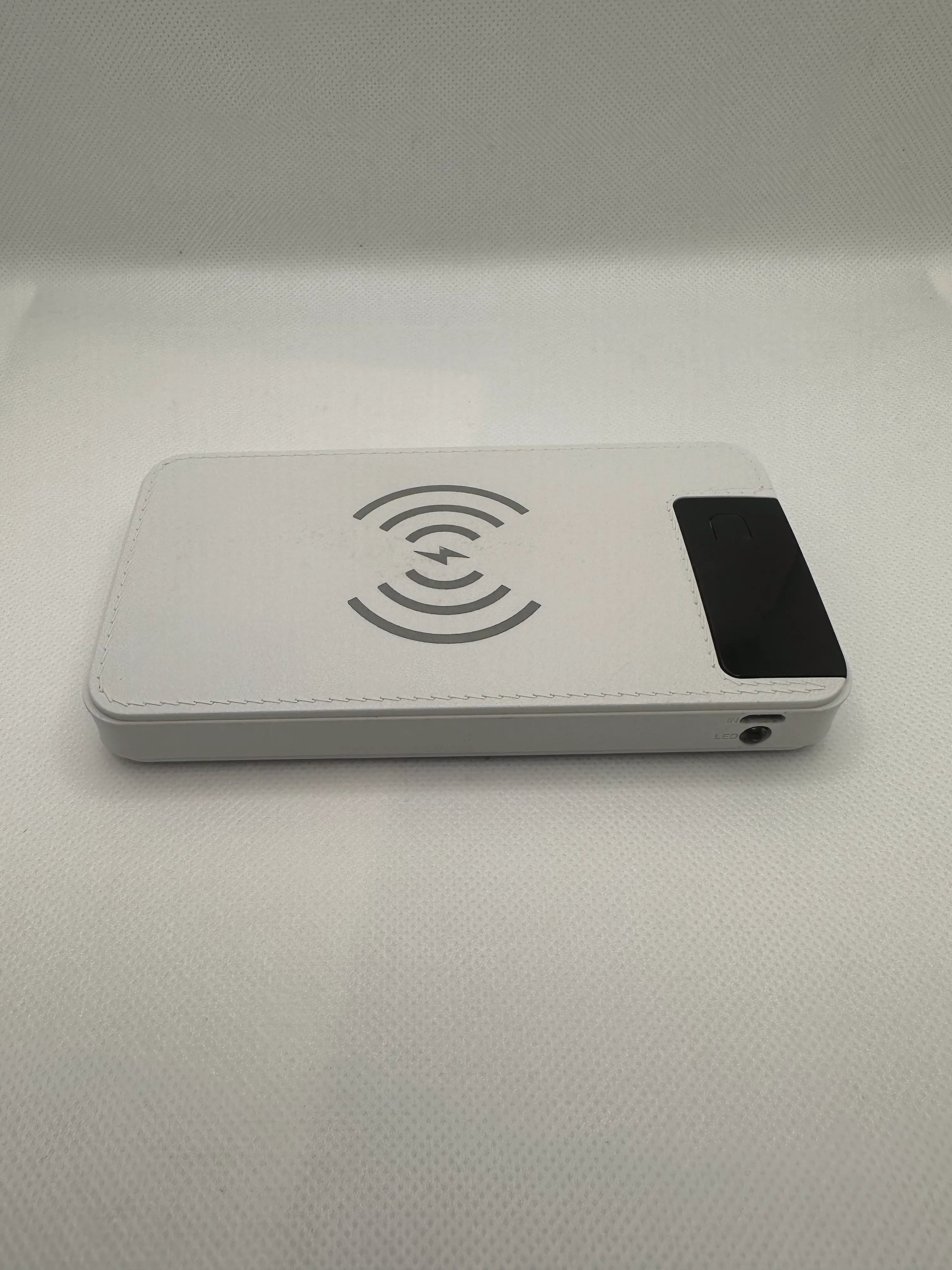 OmniCharge Wireless Power Bank compatible with IOS and Android