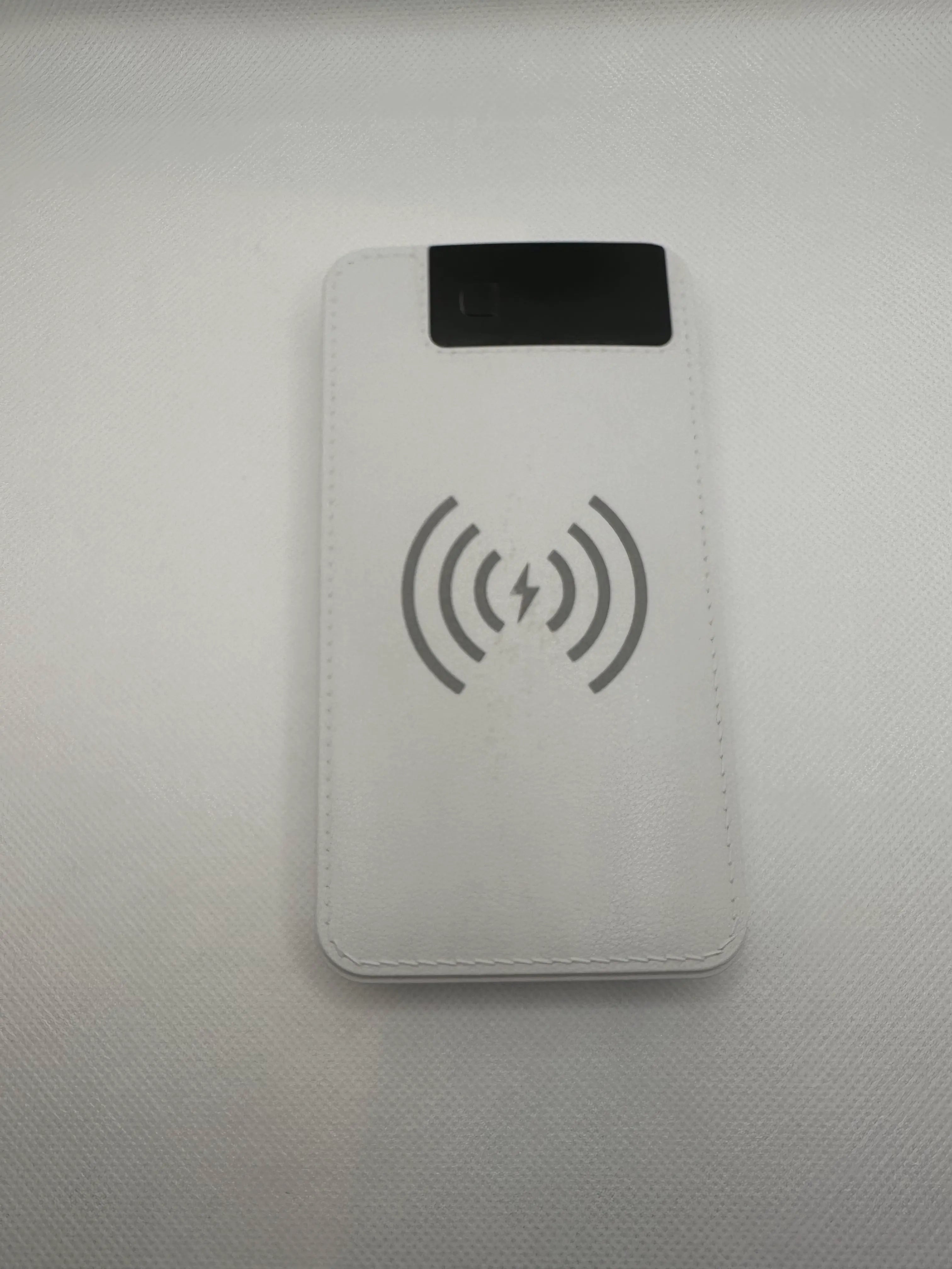 OmniCharge Wireless Power Bank compatible with IOS and Android